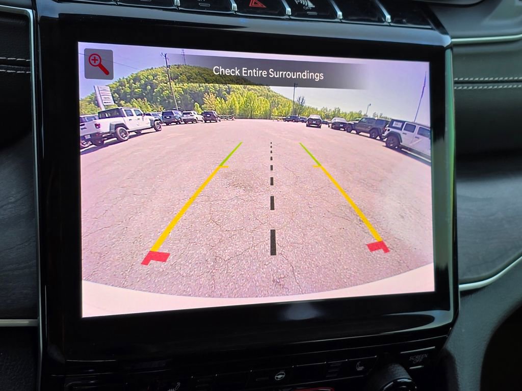 Used 2023 Jeep Grand Cherokee Limited AWD/4WD image 9