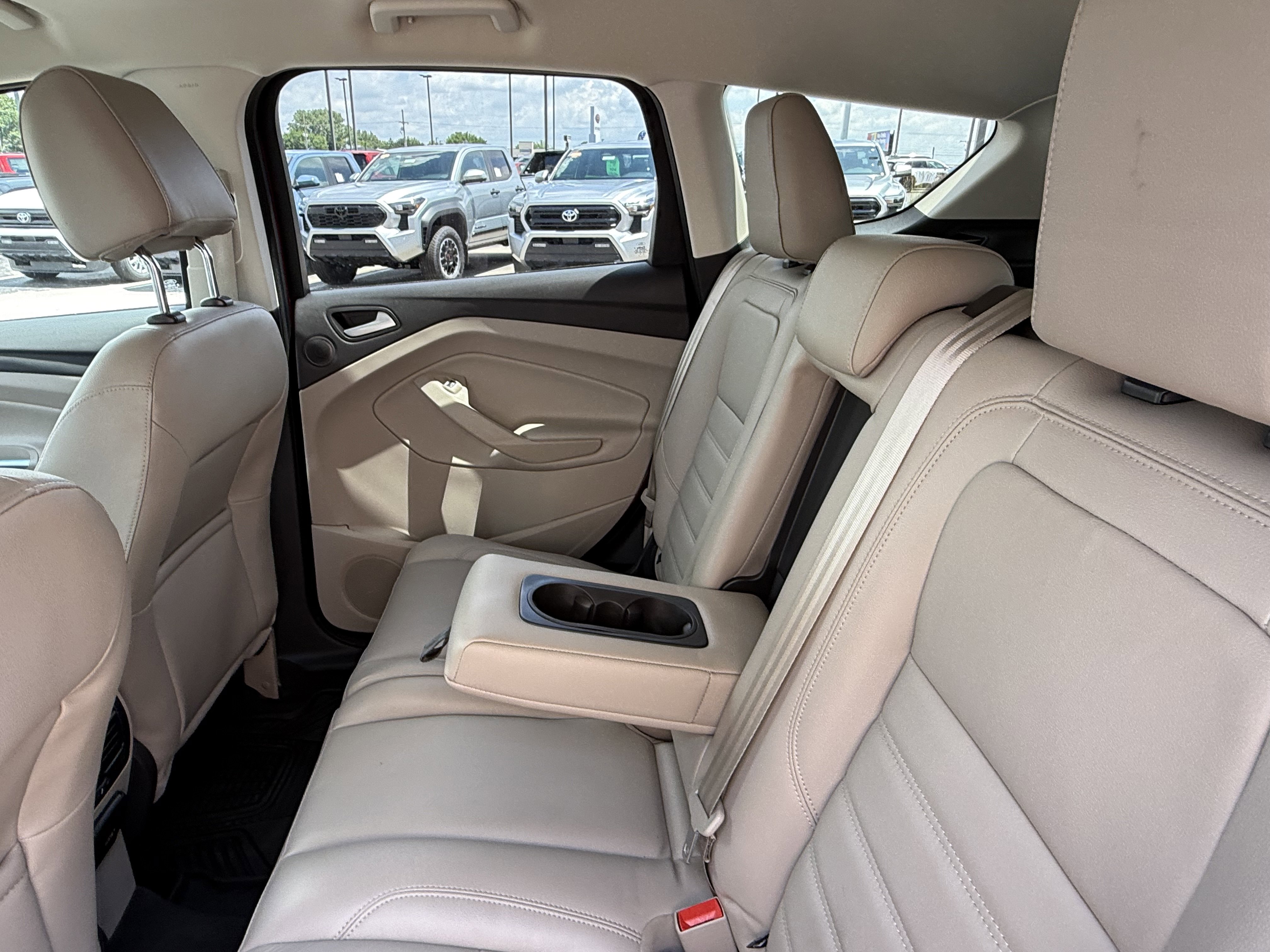 Used 2017 Ford Escape Titanium AWD/4WD image 5