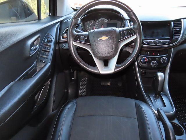 Used 2019 Chevrolet Trax LT w/ Driver Confidence Package FWD image 16