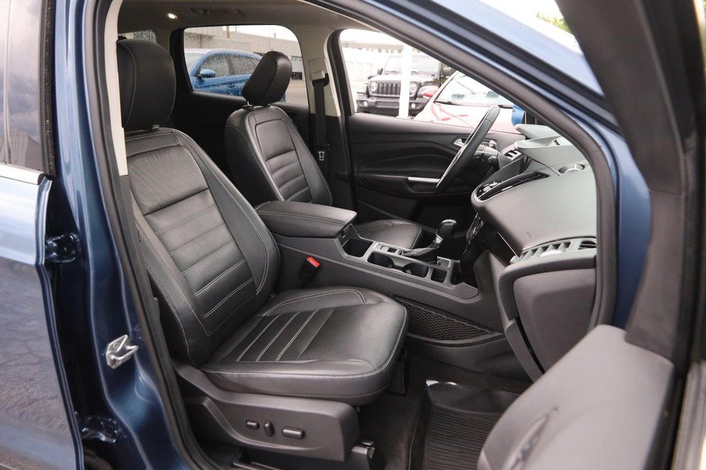 Used 2018 Ford Escape Titanium w/ Ford Safe & Smart Package AWD/4WD image 26