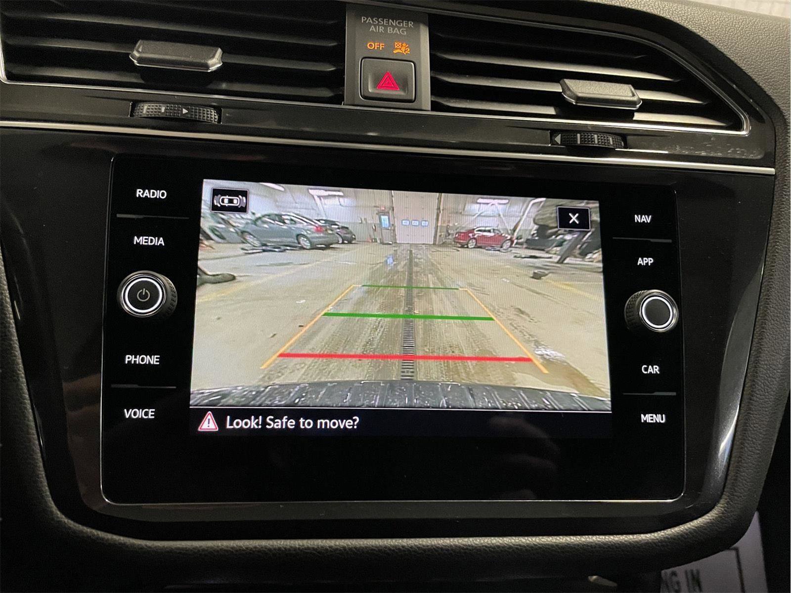 Used 2023 Volkswagen Tiguan SEL R-Line image 29