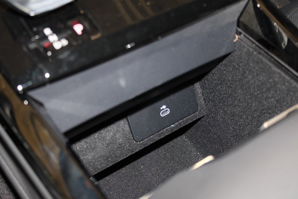 Used 2025 Land Rover Range Rover Sport Dynamic SE image 31