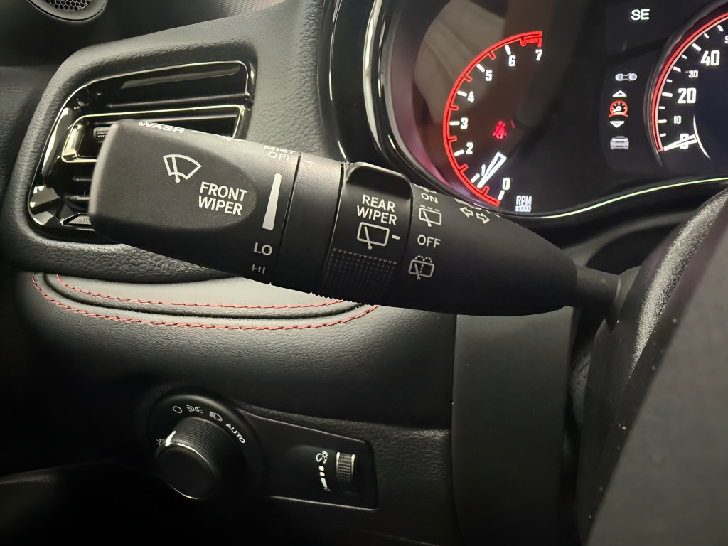 Used 2025 Dodge Durango GT RWD image 21