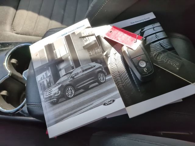 Used 2018 Ford Edge SE image 10