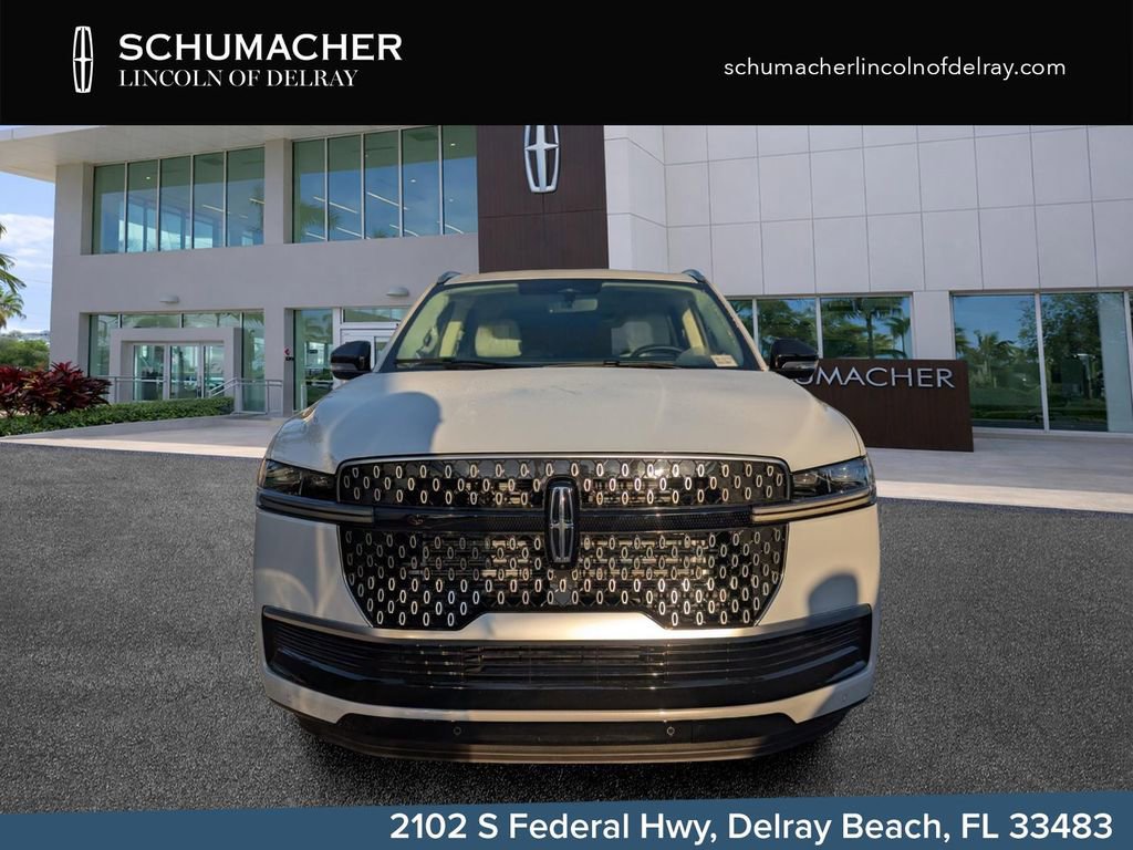 New 2026 Lincoln Navigator L Premier AWD/4WD image 2