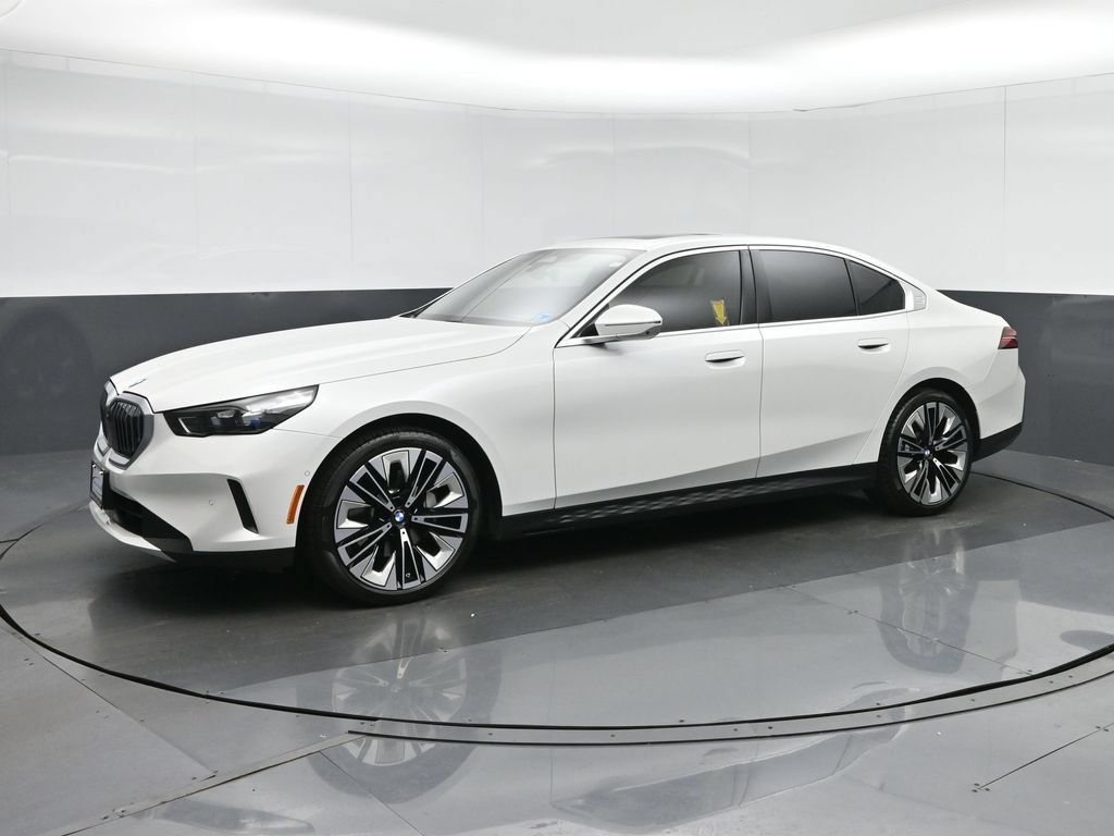 Used 2026 BMW 530i RWD image 3