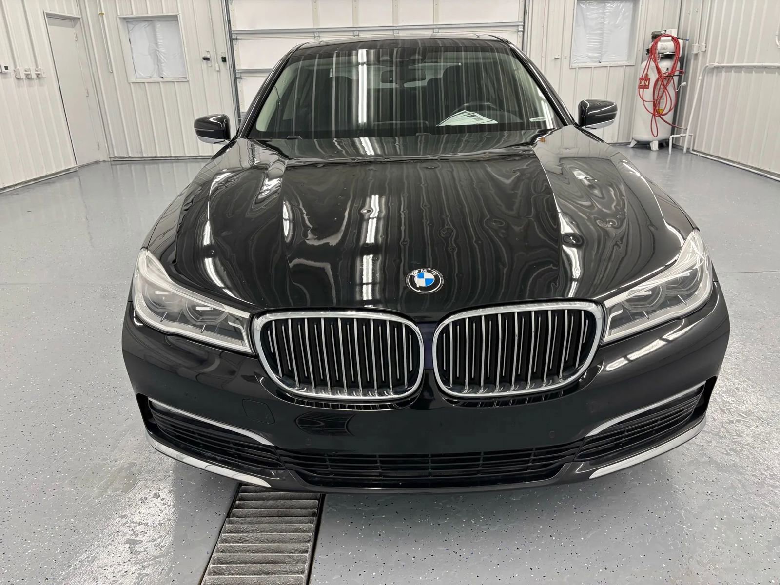 Used 2018 BMW 750i xDrive image 13