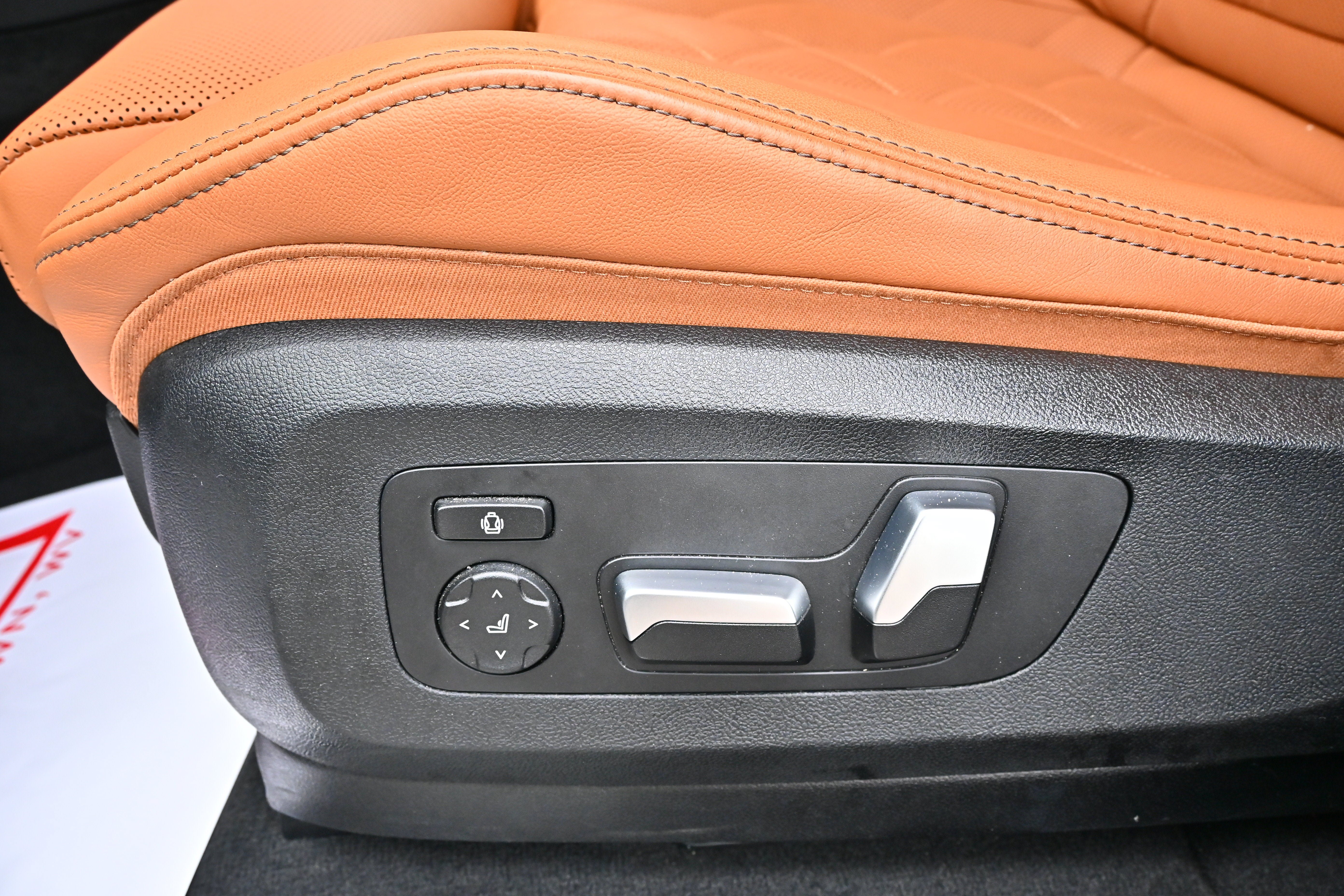 Used 2026 BMW X5 xDrive40i AWD/4WD image 25