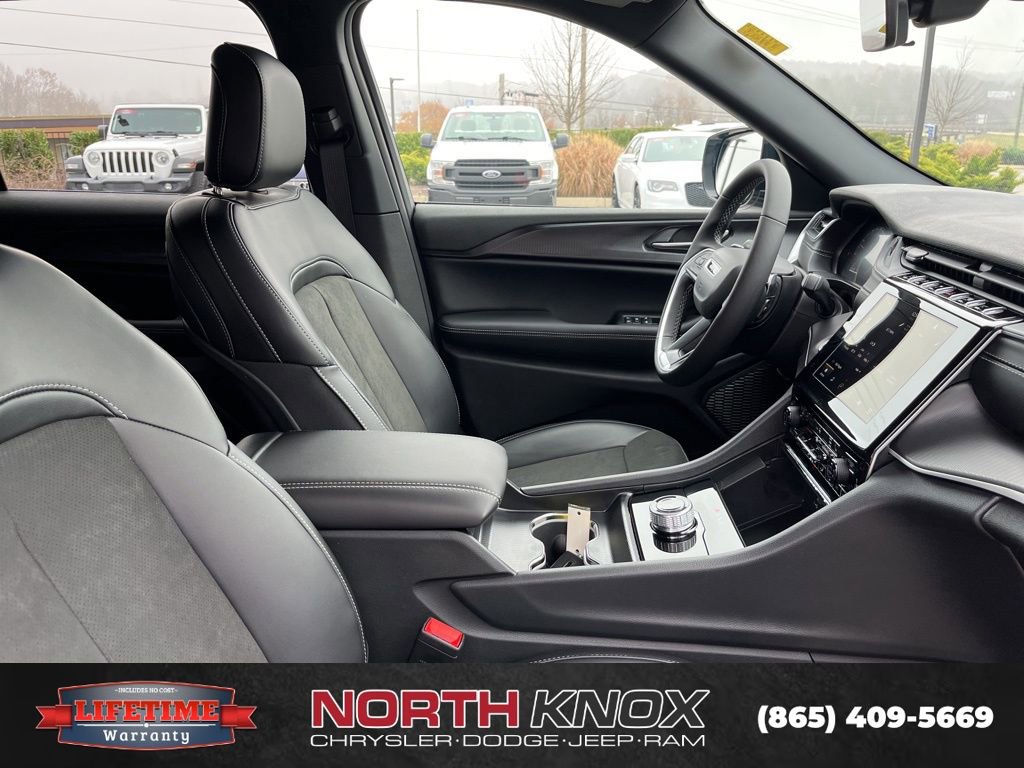 New 2025 Jeep Grand Cherokee L Altitude image 29