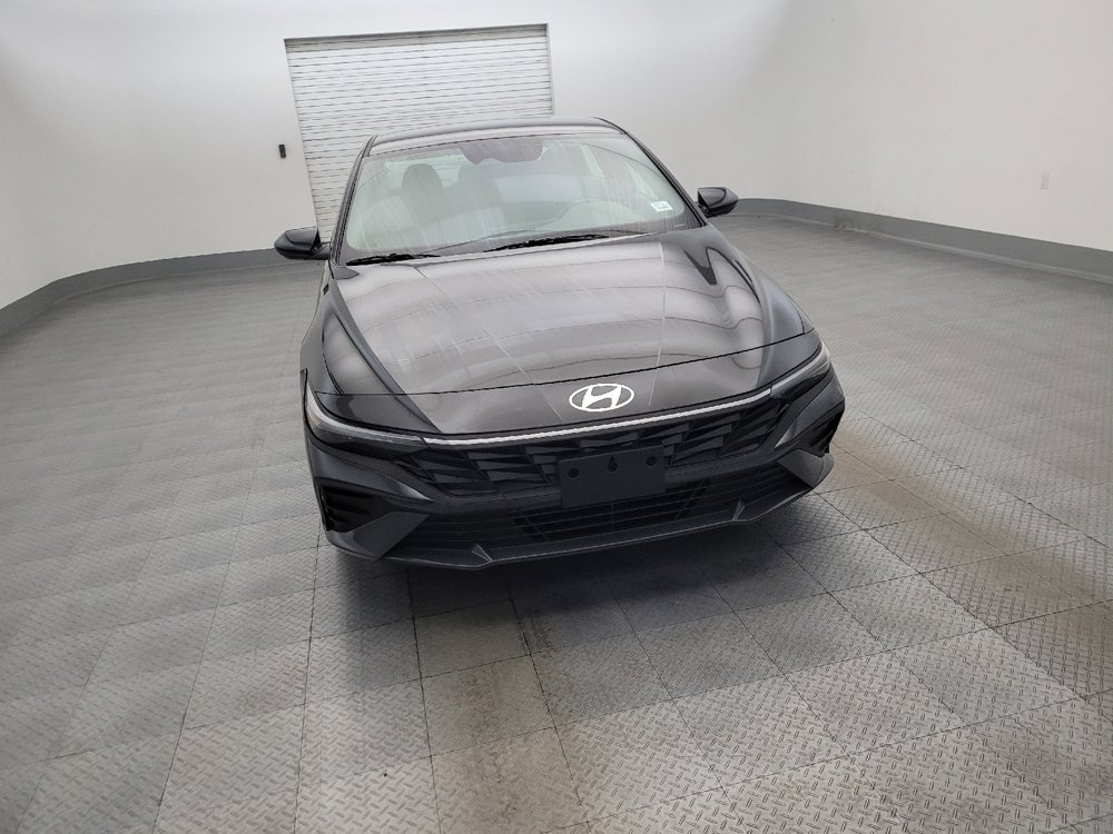 Used 2024 Hyundai Elantra SE FWD image 14