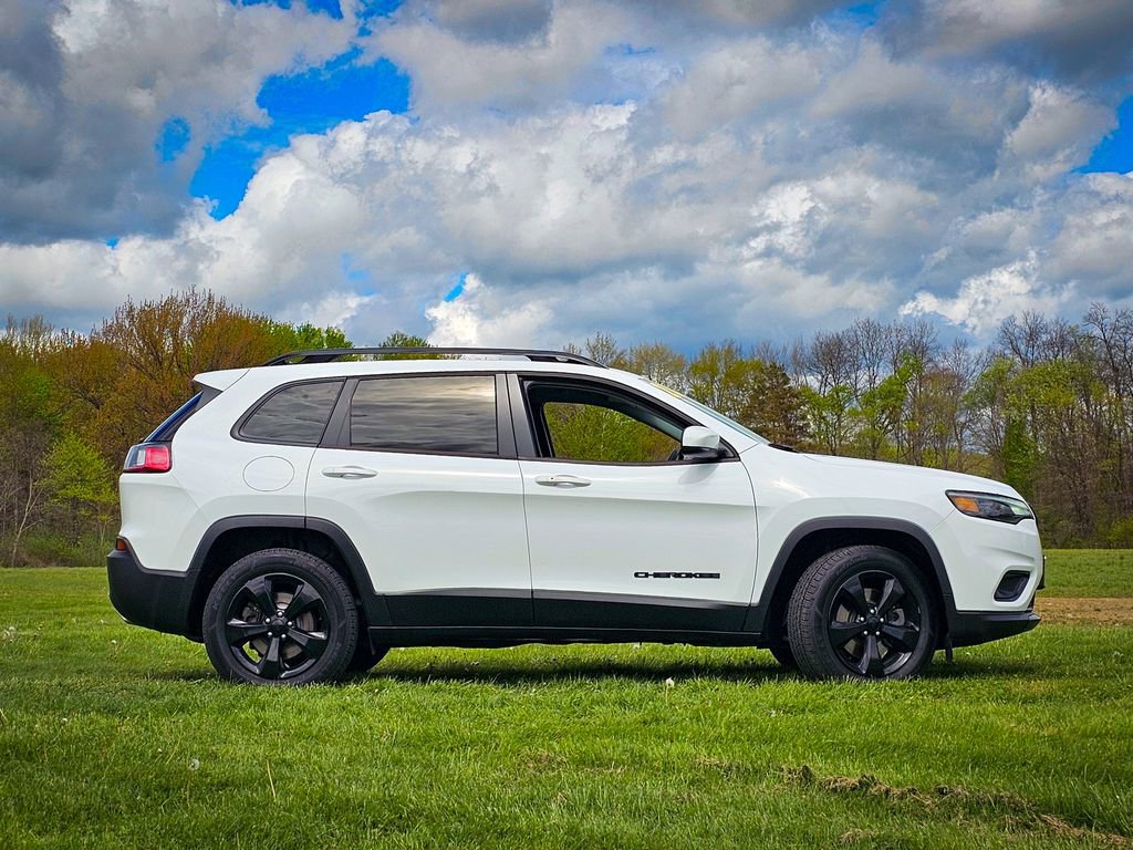 Used 2020 Jeep Cherokee Latitude Plus w/ Cold Weather Group AWD/4WD image 2