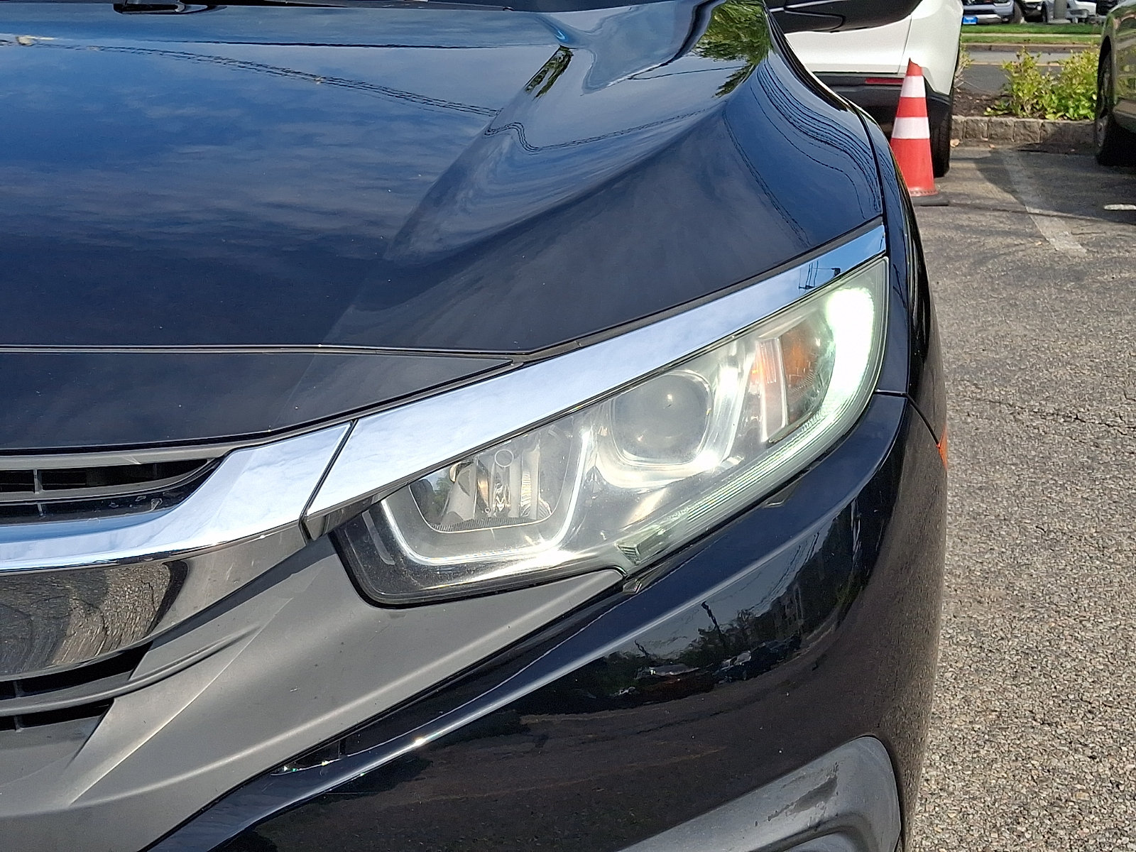 Used 2018 Honda Civic EX image 9
