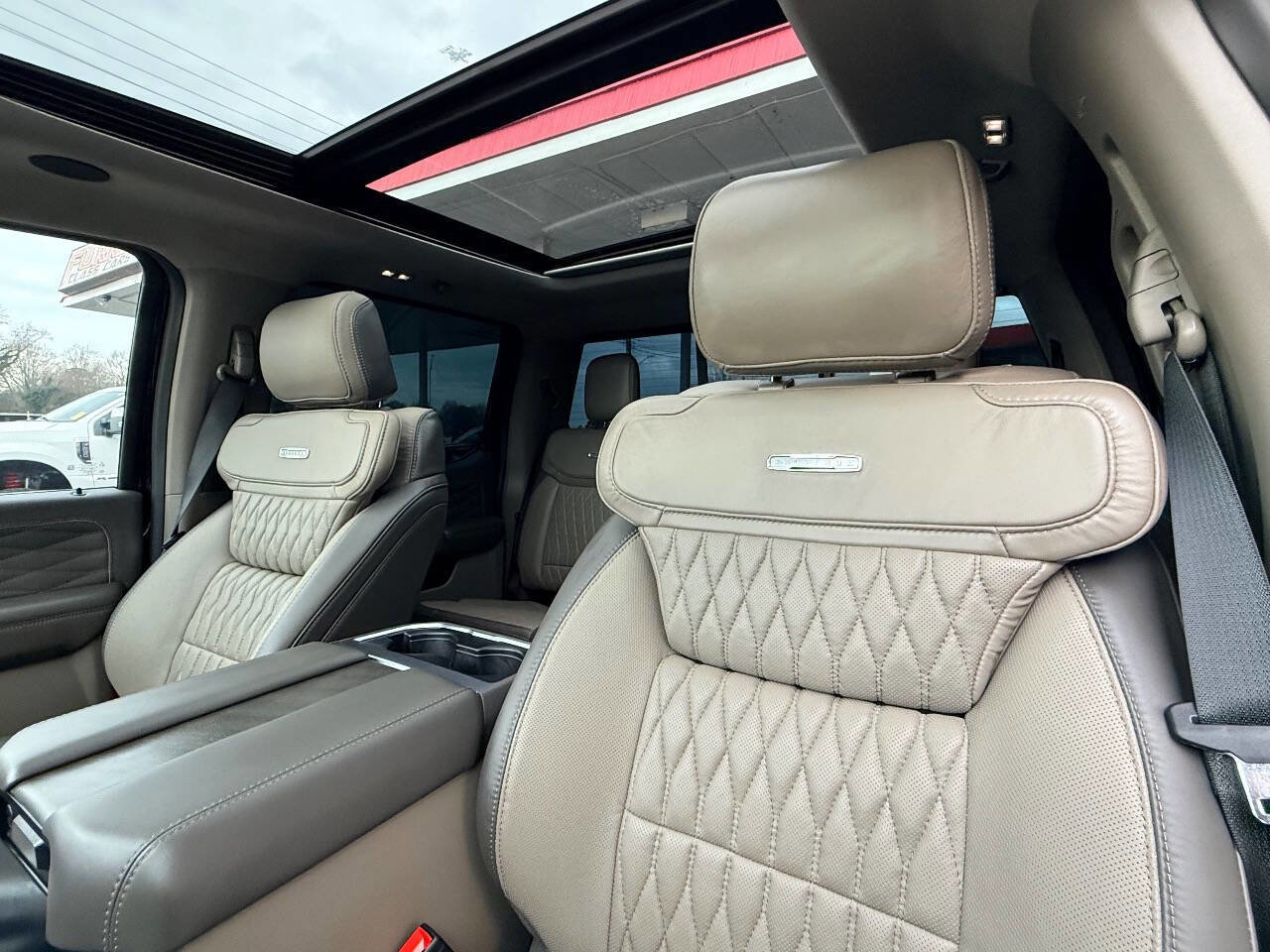 Used 2025 Ford F450 Platinum w/ Platinum Plus Package image 35