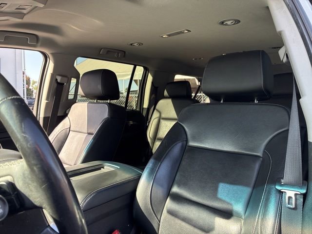Used 2019 Chevrolet Suburban LT w/ Luxury Package RWD image 9