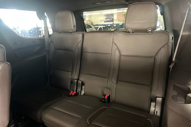 Used 2021 GMC Yukon Denali w/ Denali Premium Package image 18