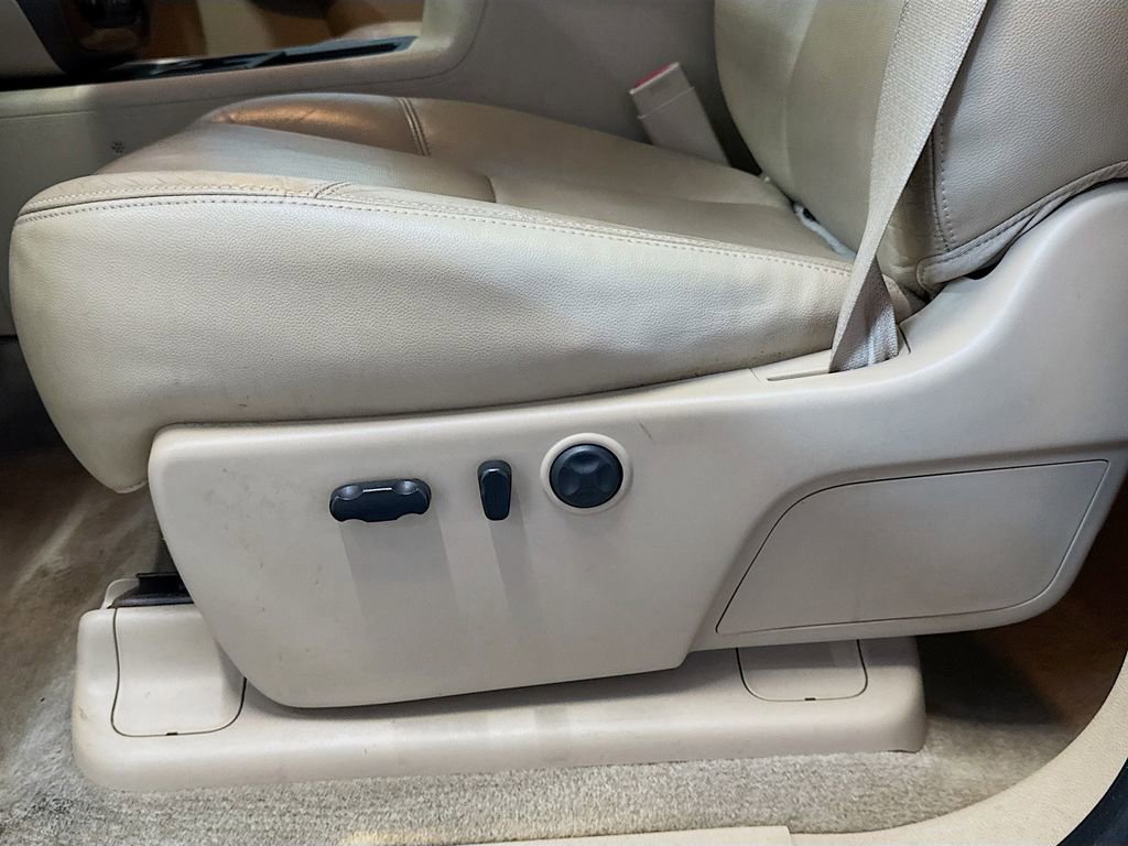 Used 2013 Chevrolet Silverado 1500 LTZ w/ LTZ White Diamond Edition image 28