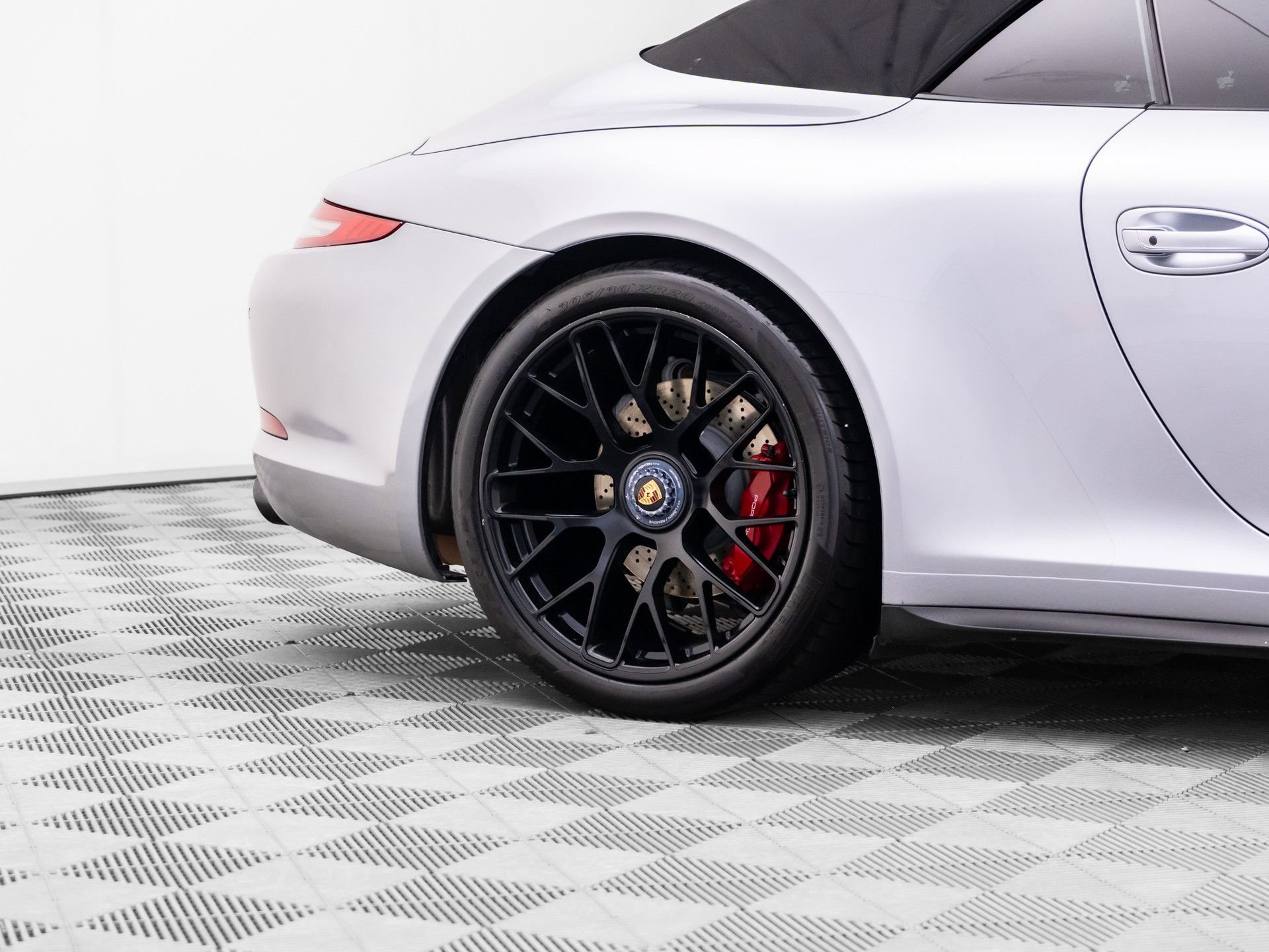 Used 2015 Porsche 911 Carrera GTS RWD image 30