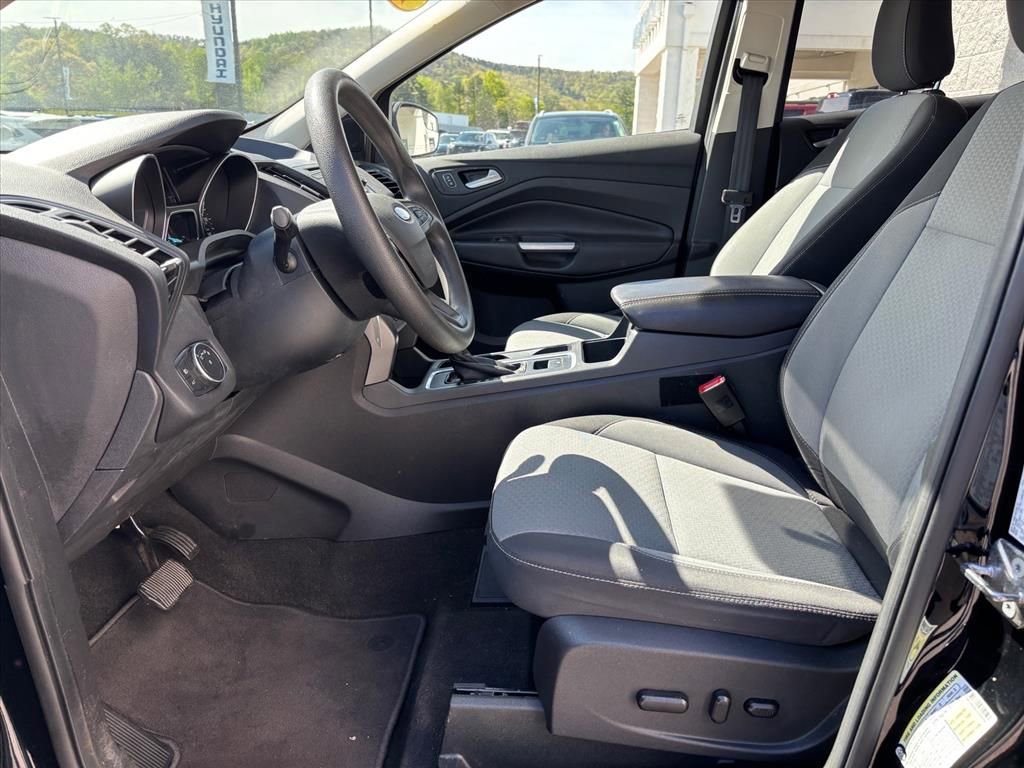 Used 2018 Ford Escape SE image 9