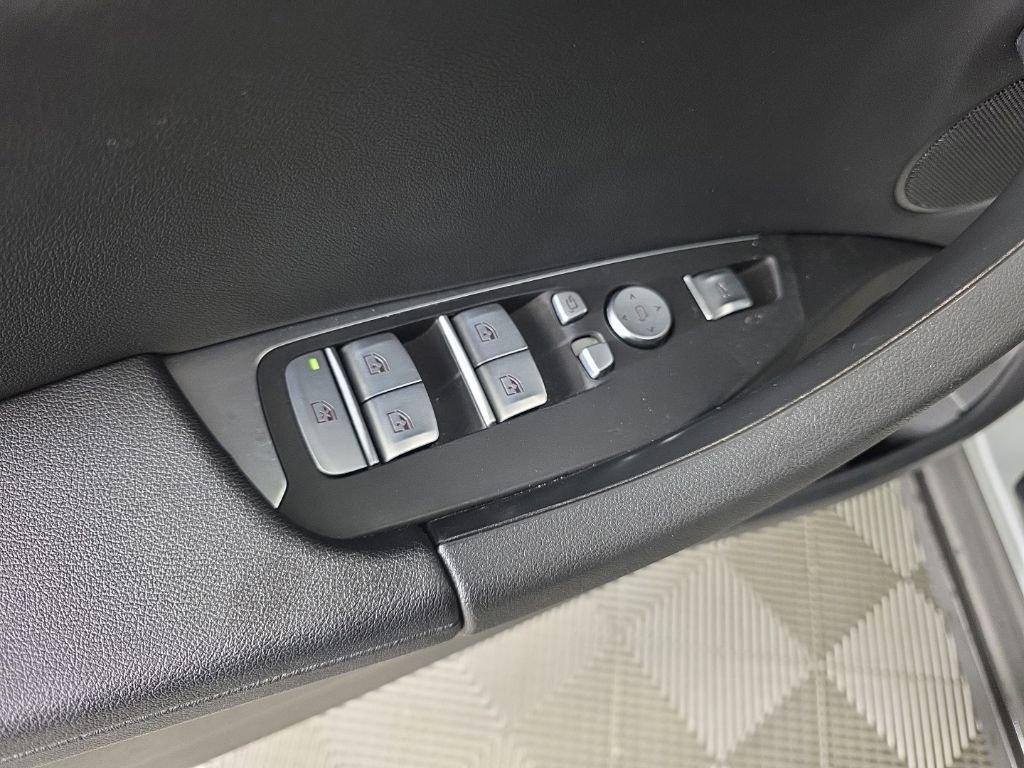 Used 2021 BMW X3 sDrive30i w/ Convenience Package RWD image 12
