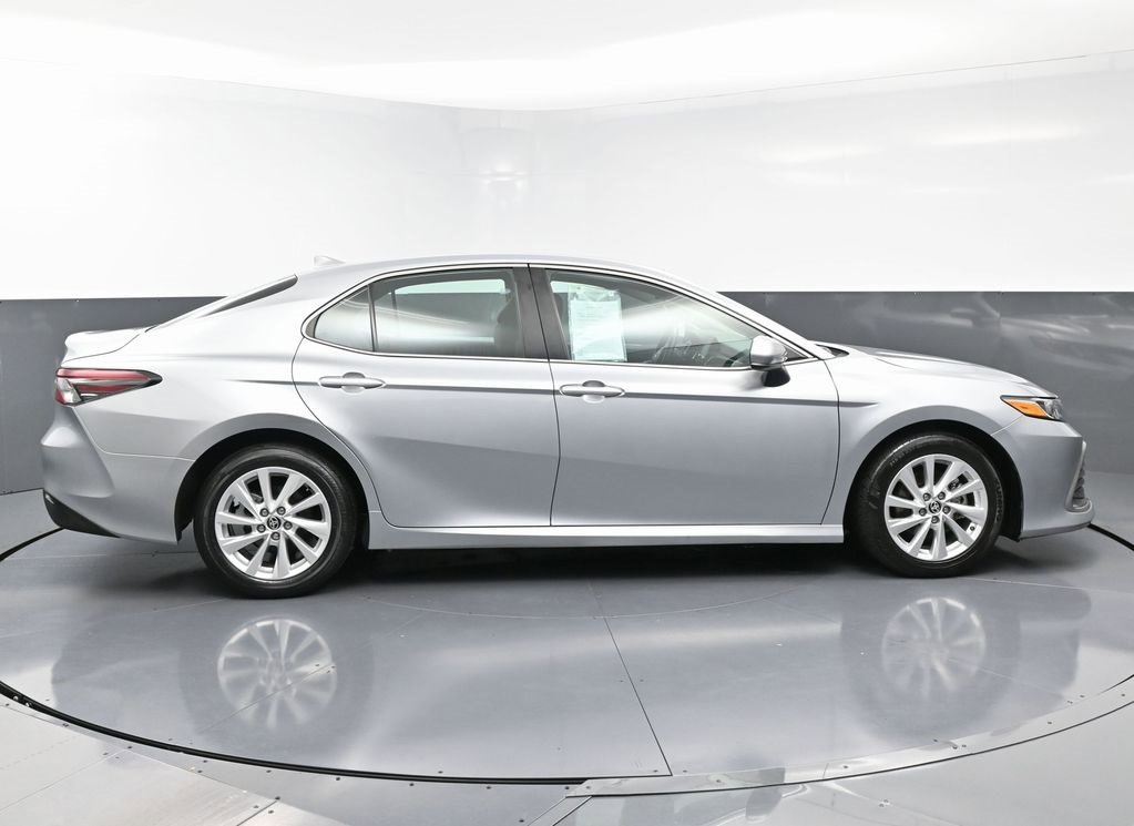 Used 2024 Toyota Camry LE image 8