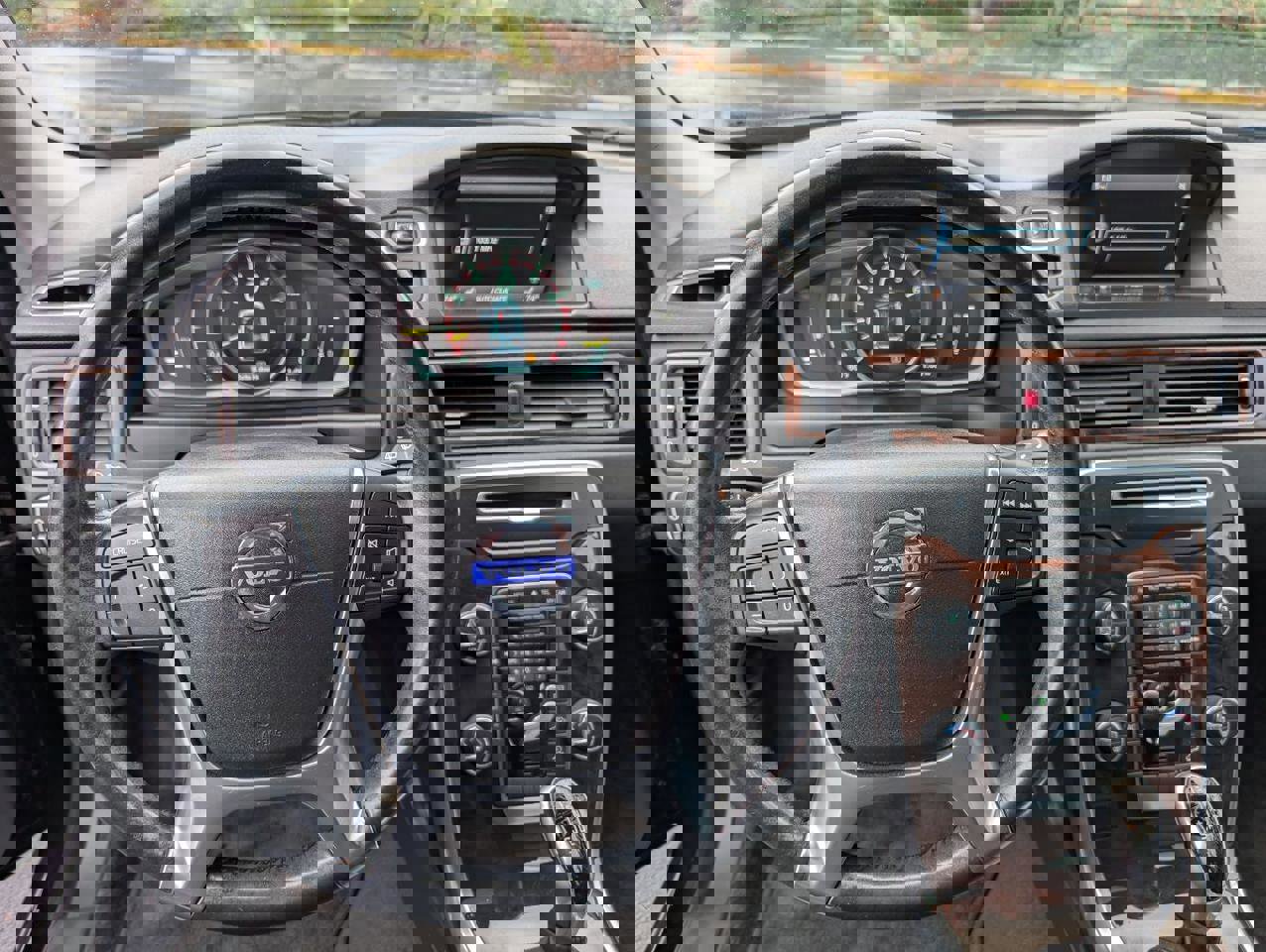 Used 2015 Volvo XC70 T6 image 19