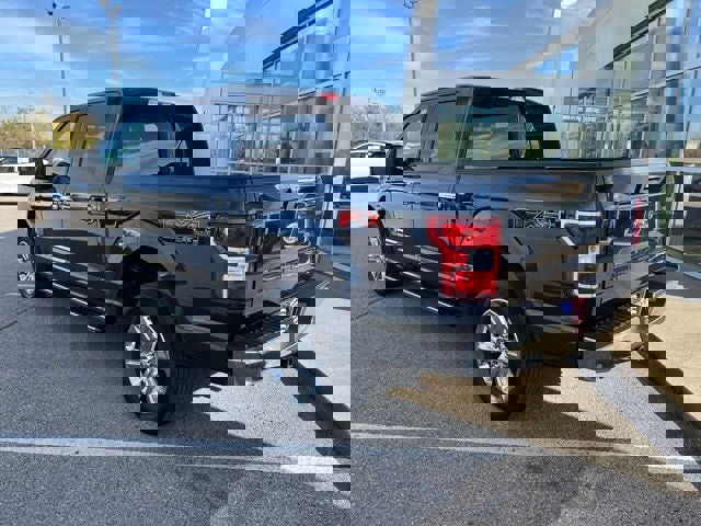 Used 2019 Ford F150 XLT w/ Equipment Group 302A Luxury image 3