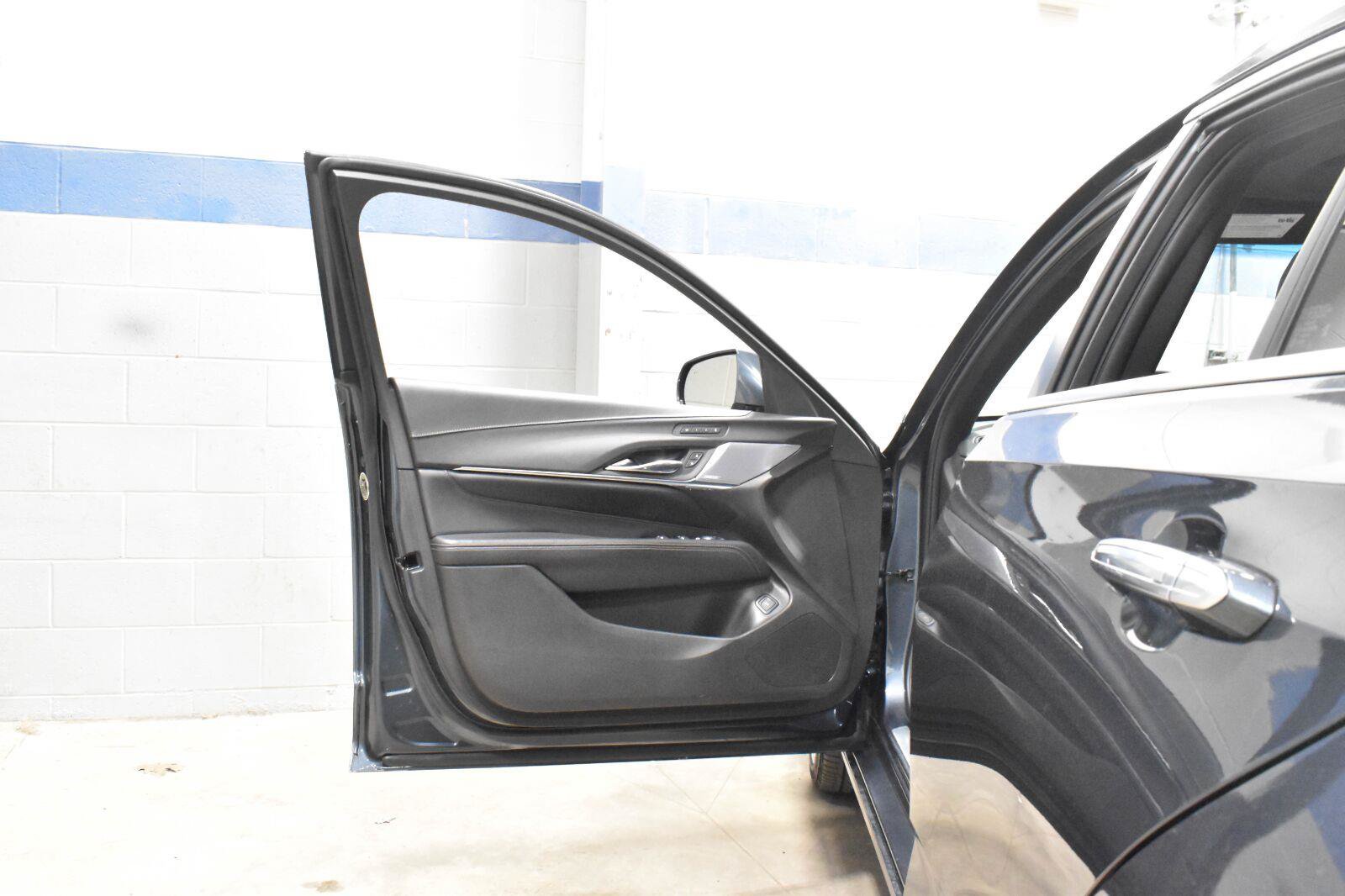 Used 2022 Cadillac CT4 Premium Luxury AWD/4WD image 9