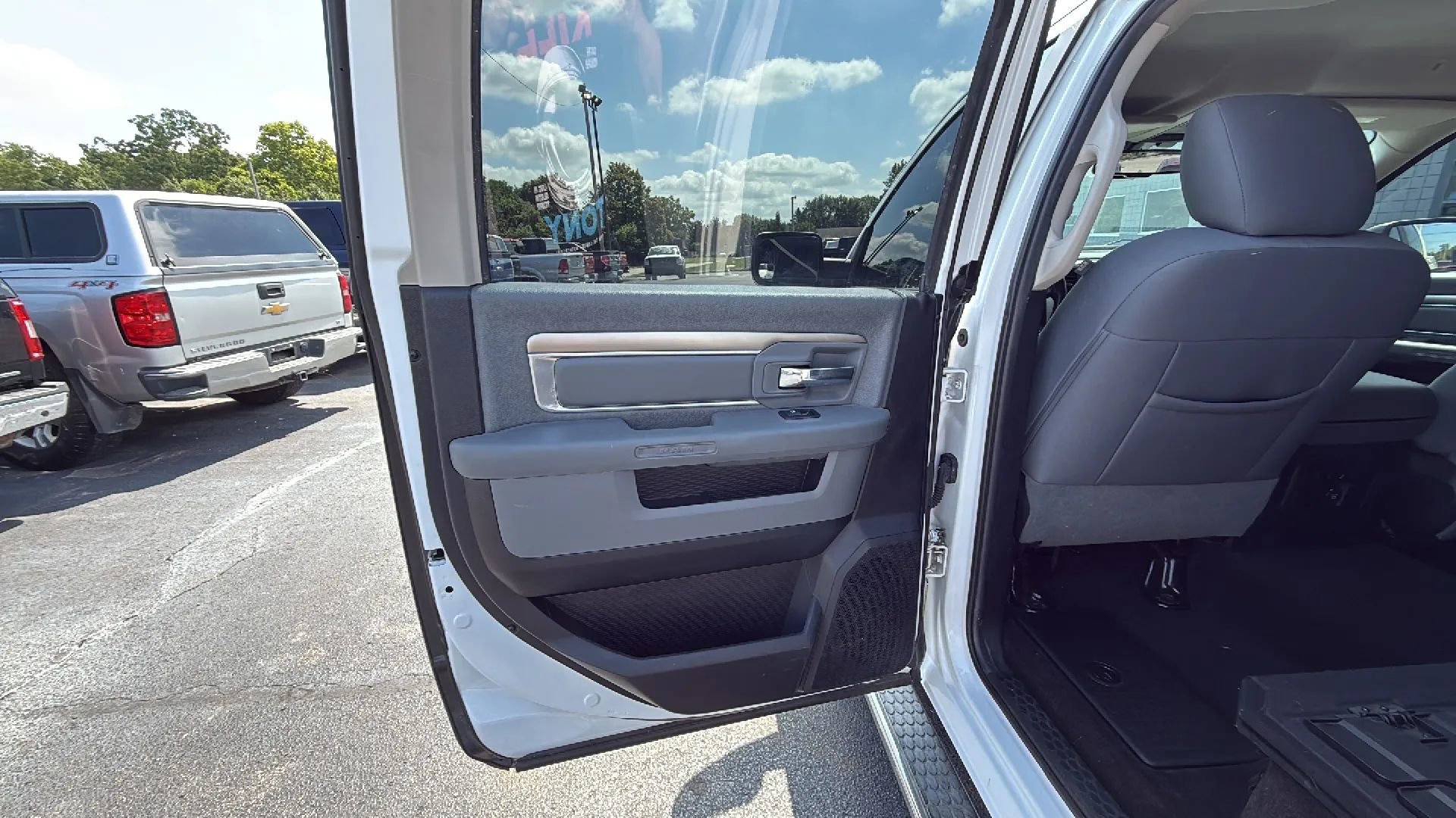 Used 2017 RAM 1500 Big Horn image 11