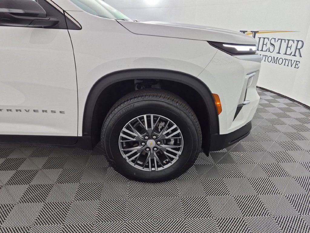 Certified 2026 Chevrolet Traverse LT FWD image 12