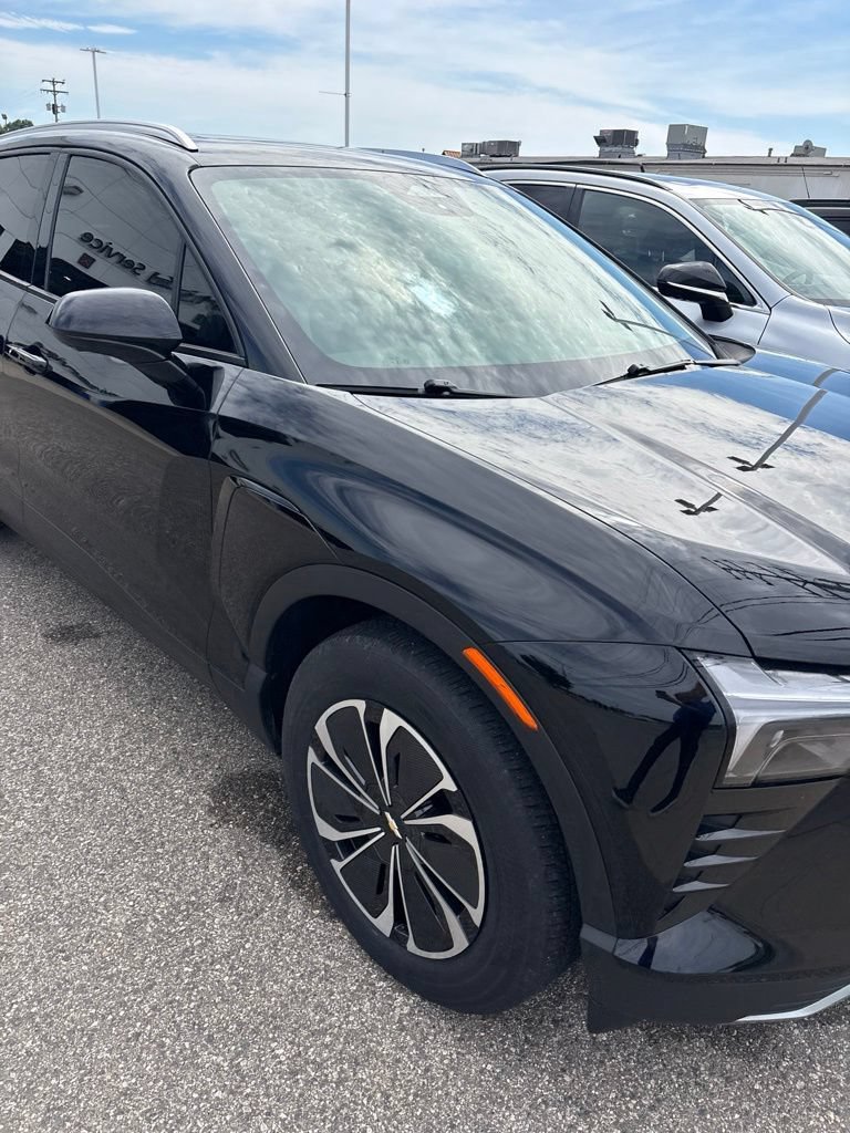 Used 2025 Chevrolet Blazer EV LT AWD/4WD image 3