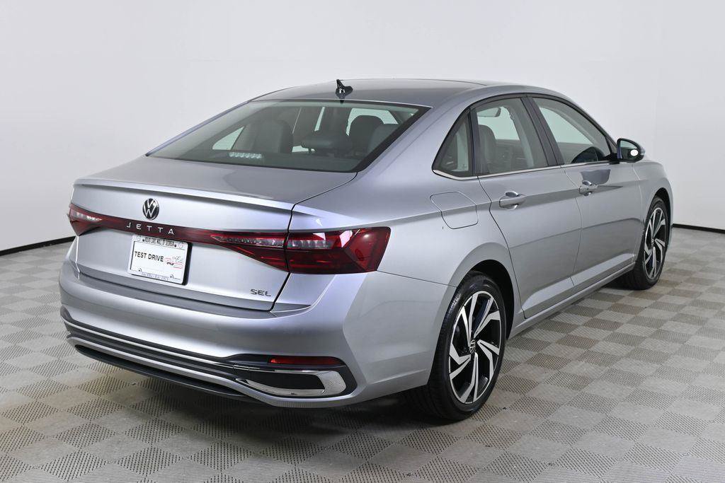 Used 2025 Volkswagen Jetta SEL FWD image 29