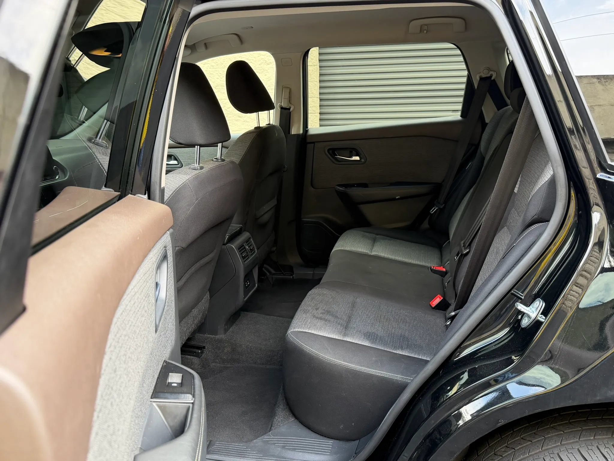 Used 2022 Nissan Rogue SV FWD image 29