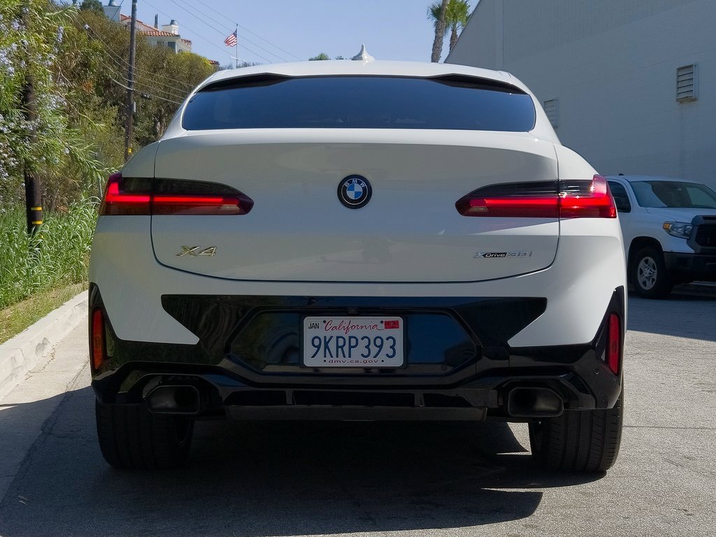 Used 2024 BMW X4 xDrive30i w/ Premium Package image 6
