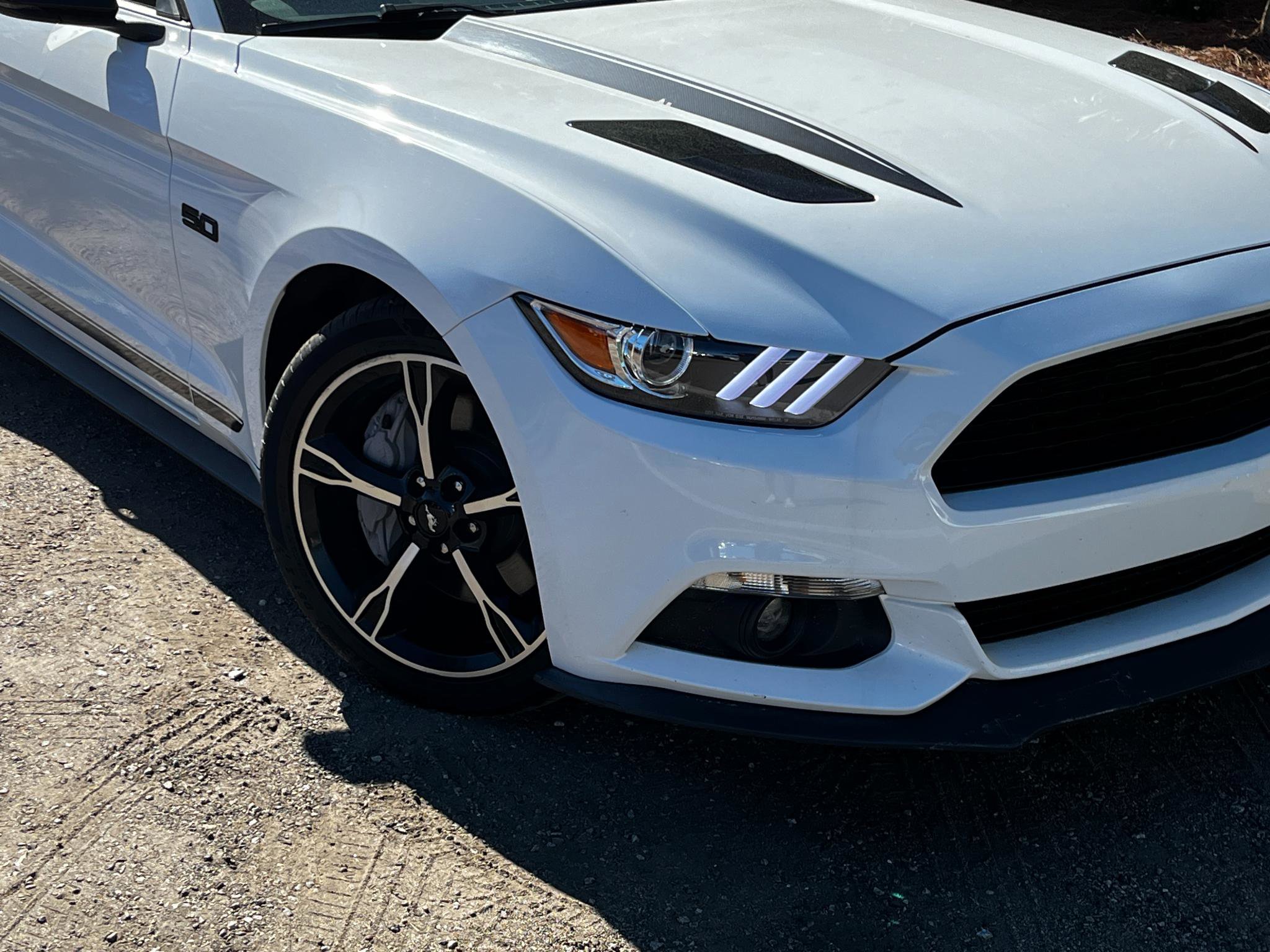 Used 2017 Ford Mustang GT Premium RWD image 2