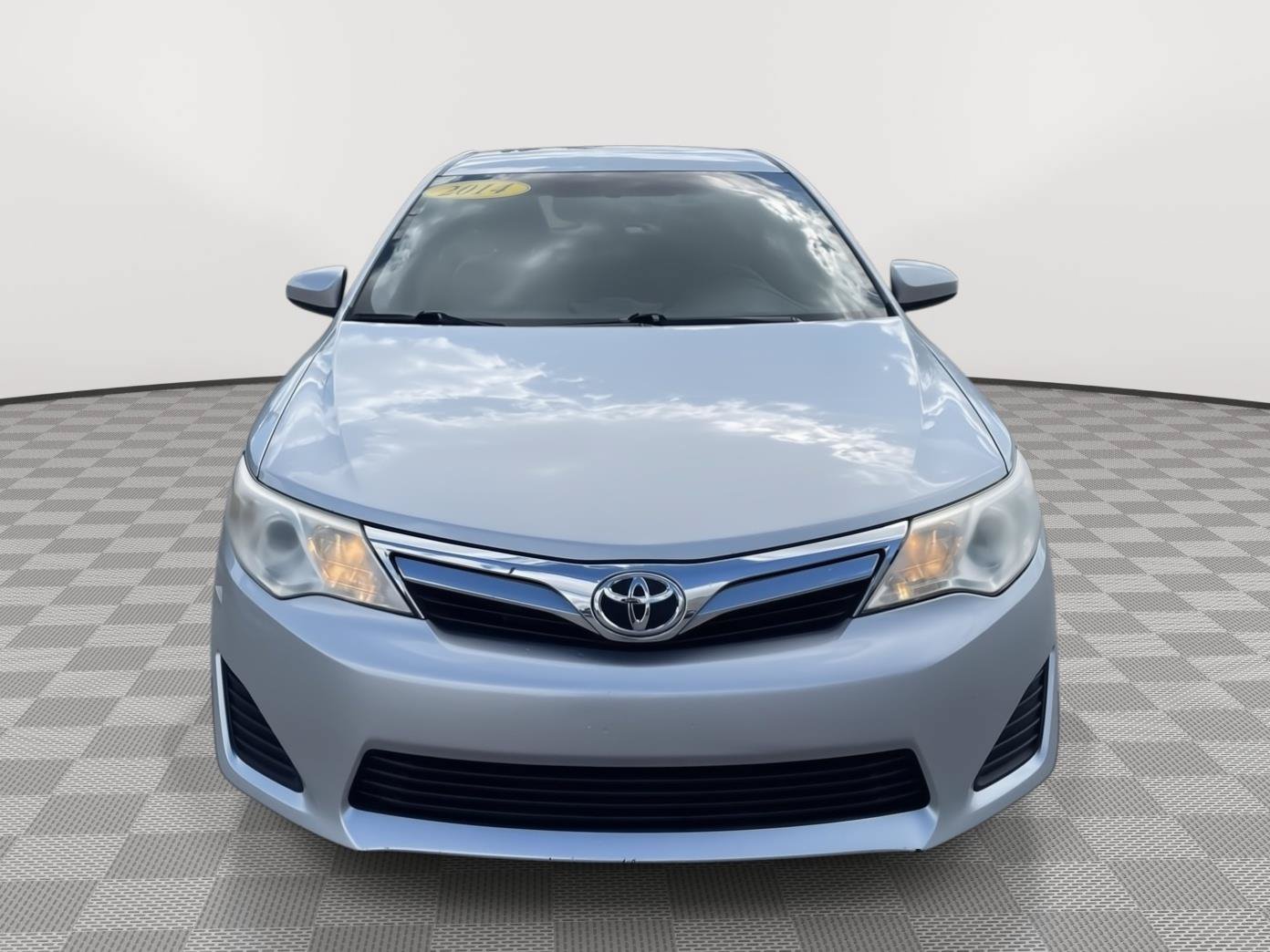 Used 2014 Toyota Camry LE FWD image 9