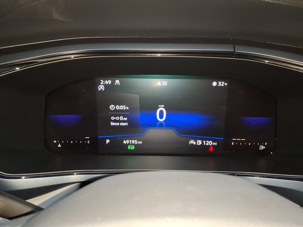 Used 2022 Volkswagen Taos SE w/ Panoramic Sunroof Package image 16