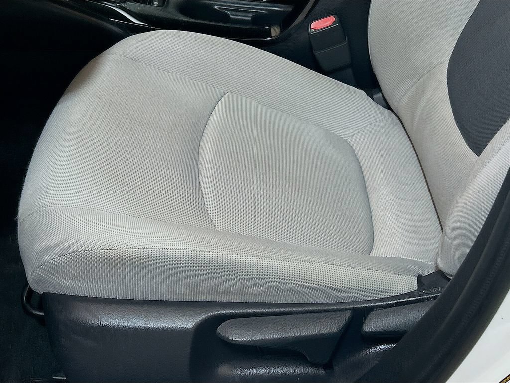 Used 2020 Toyota Corolla LE FWD image 16