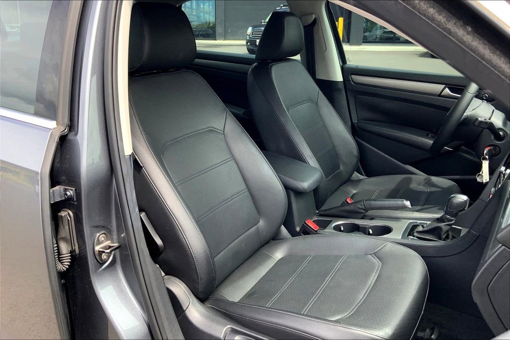 Used 2014 Volkswagen Passat 2.5 SE FWD image 7