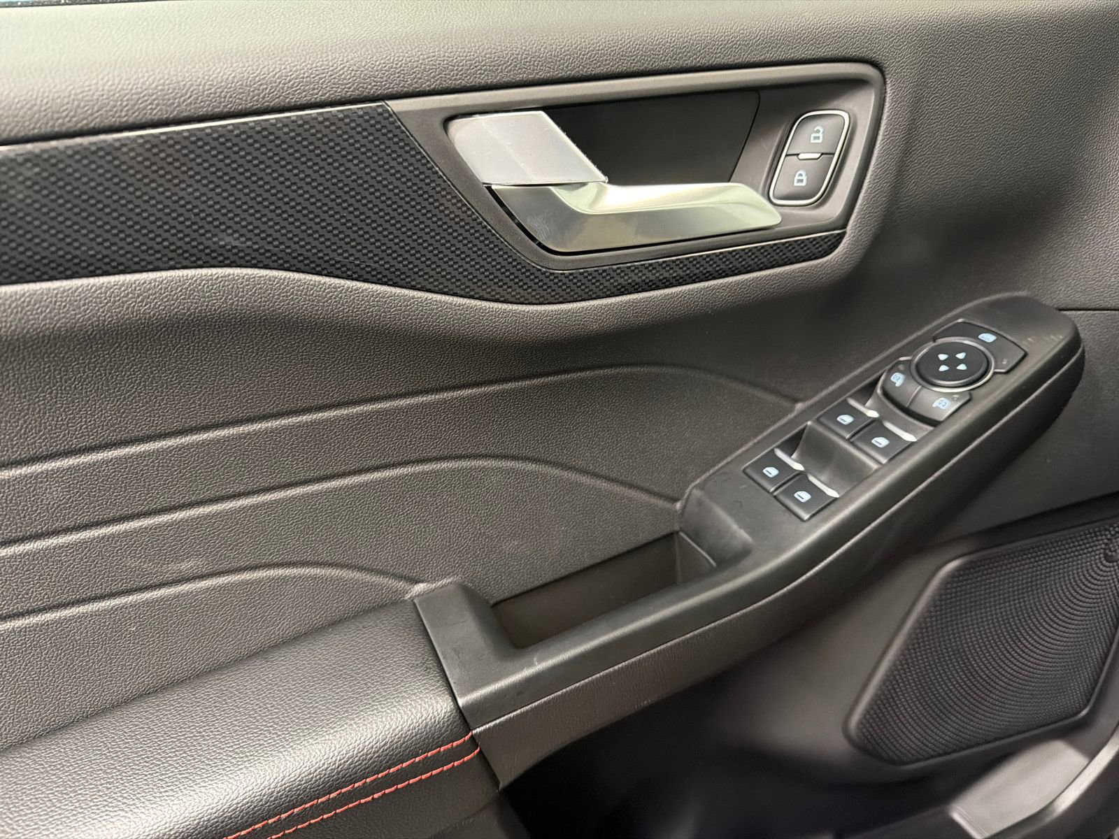 New 2026 Ford Escape ST-Line w/ Tech Pack #1 image 32