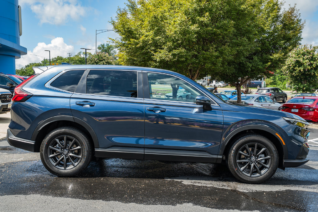 Used 2026 Honda CR-V EX-L image 3