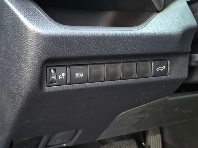 Used 2025 Toyota RAV4 XLE w/ Convenience Package FWD image 5