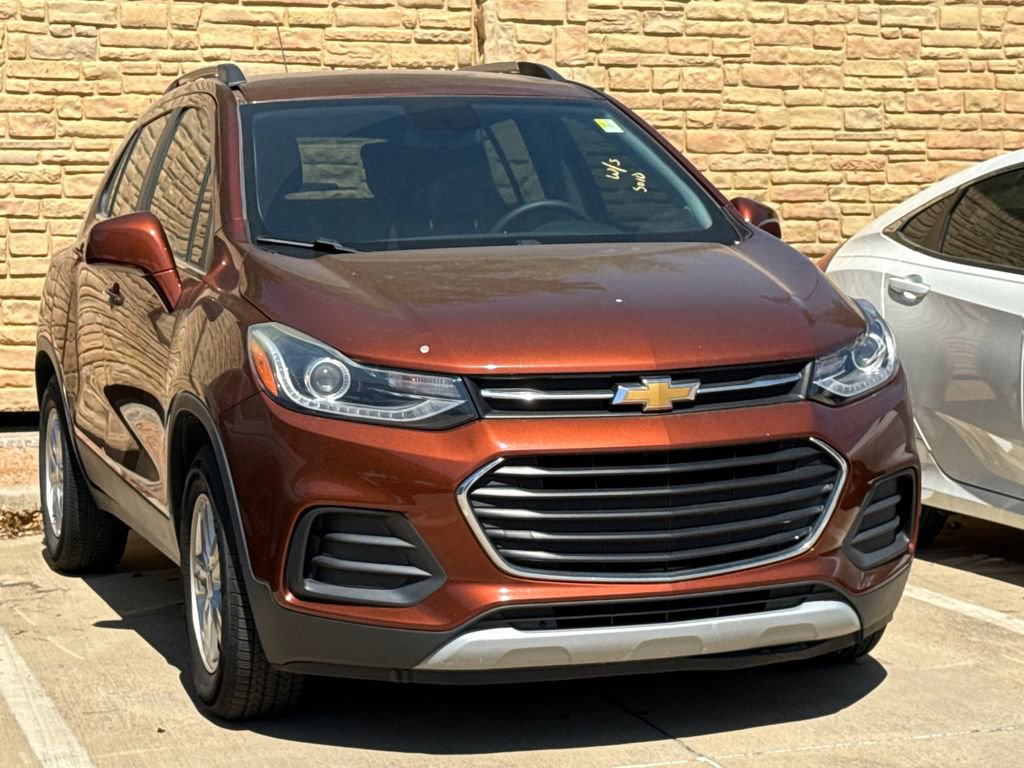Used 2019 Chevrolet Trax LT w/ LT Convenience Package image 3