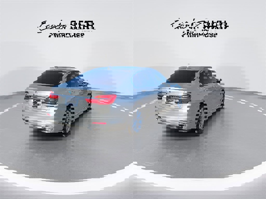 Used 2019 BMW 740i xDrive w/ Executive Package image 7