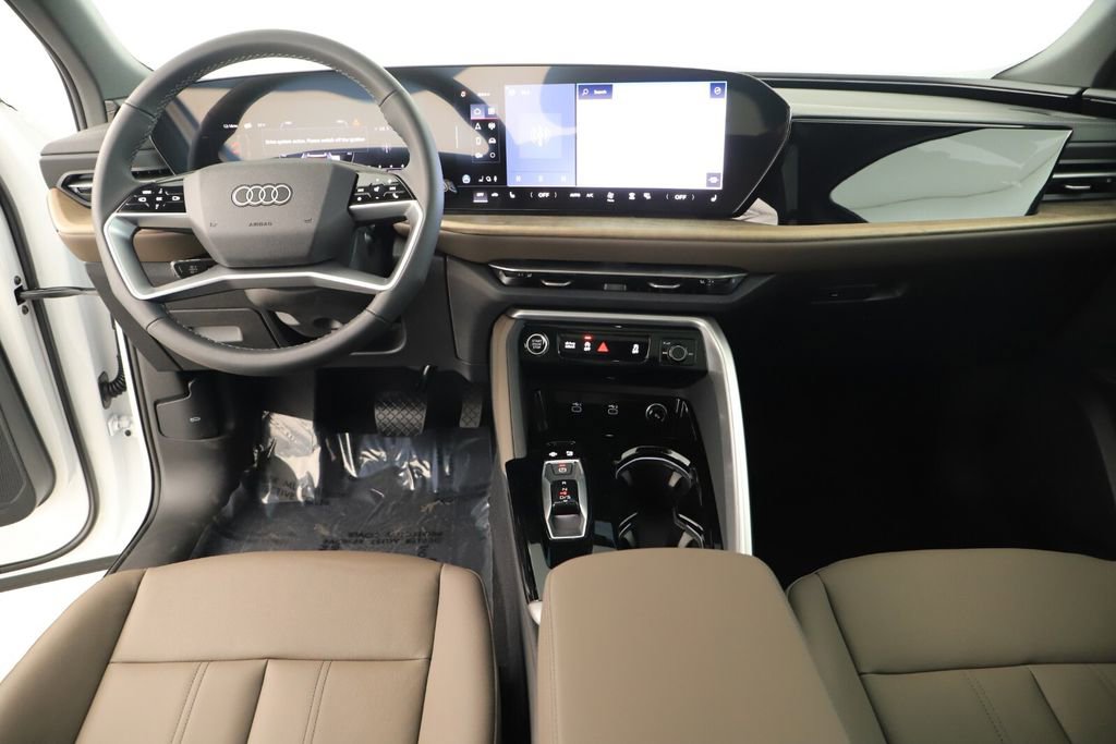 New 2025 Audi Q5 Premium image 18