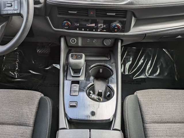 Used 2023 Nissan Rogue SV FWD image 19