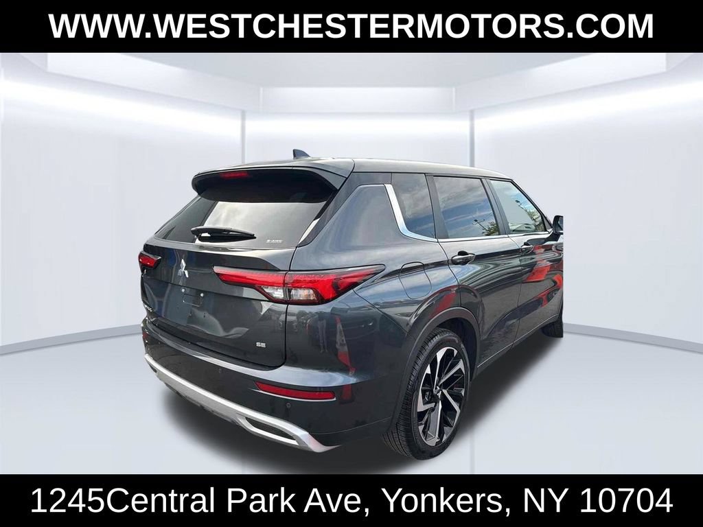 Used 2024 Mitsubishi Outlander SE Black Edition AWD/4WD image 4