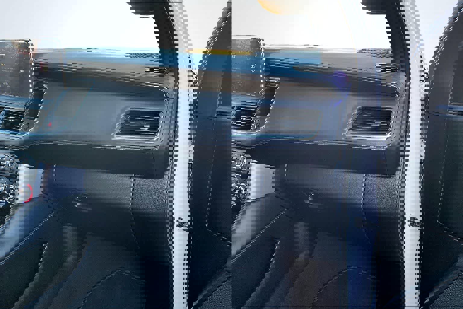 Used 2023 GMC Yukon SLE image 24