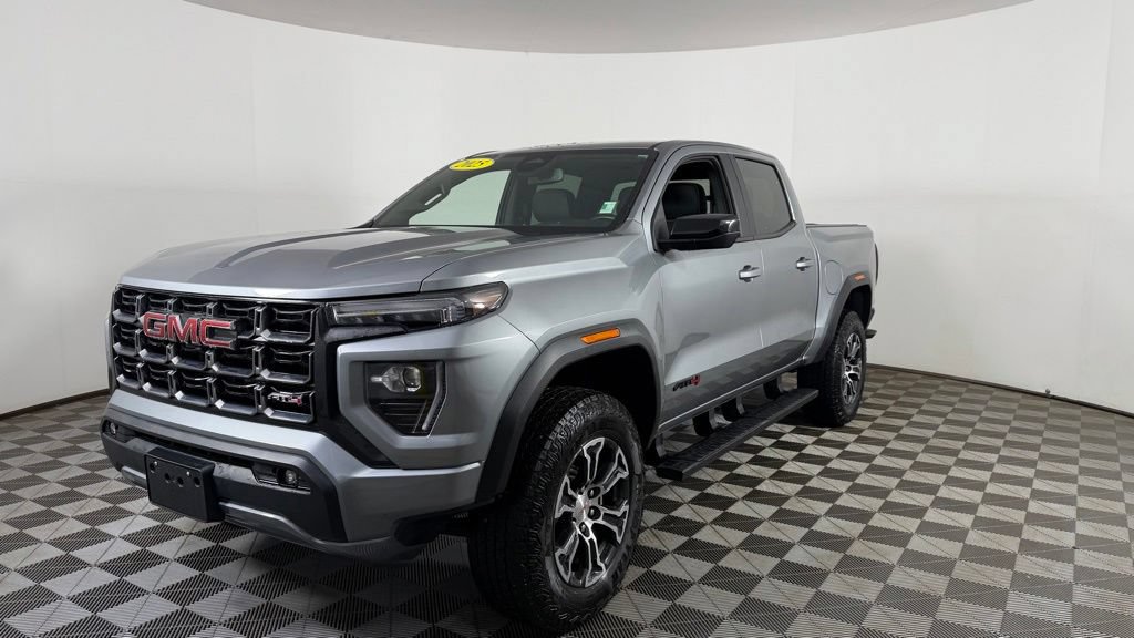 Used 2025 GMC Canyon AT4 AWD/4WD image 3