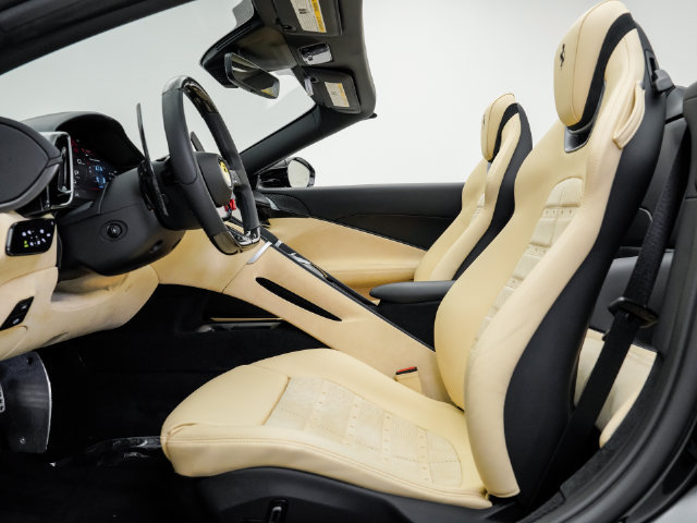 Used 2026 Ferrari Roma Spider RWD image 12