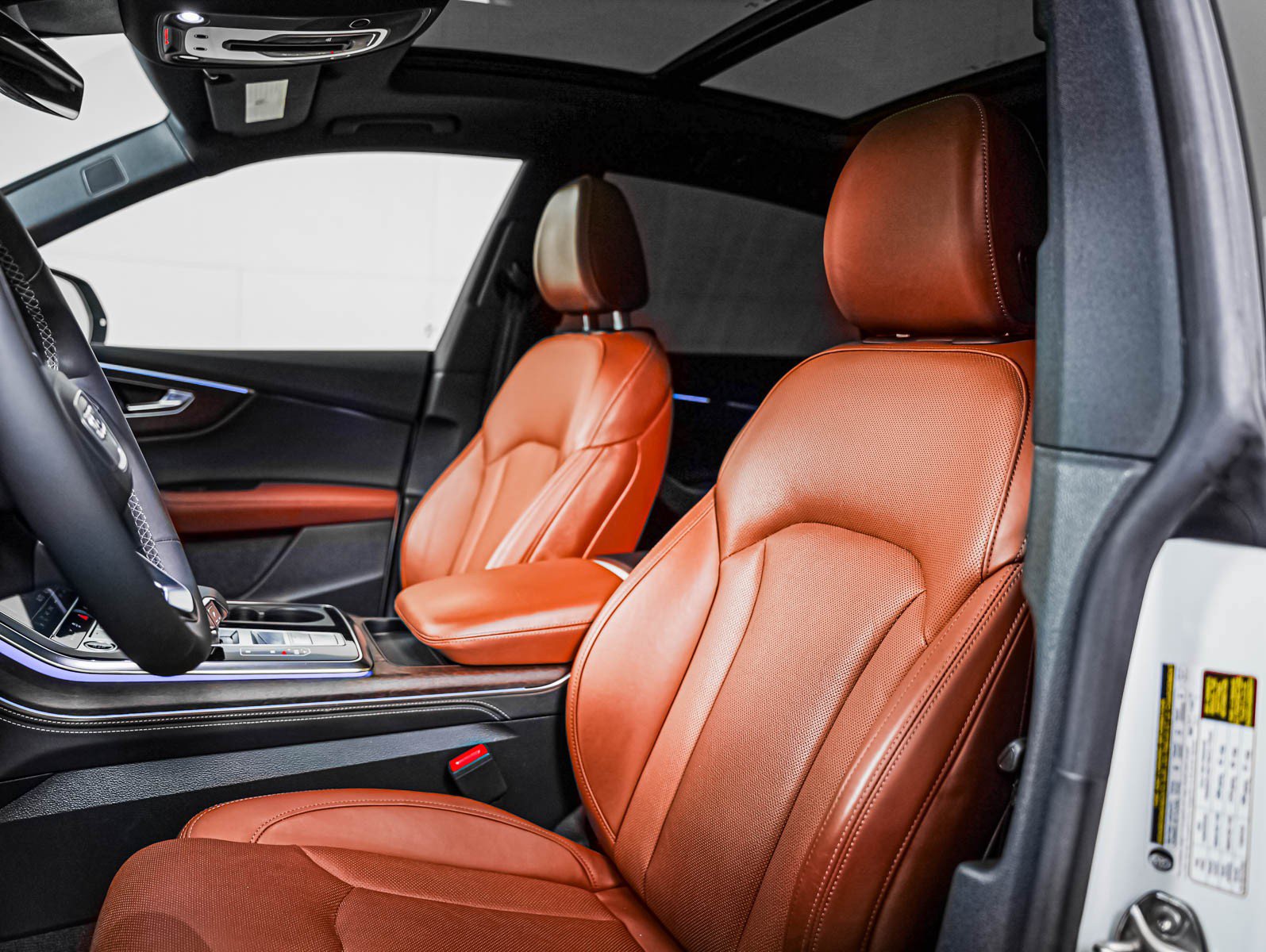 Certified 2025 Audi Q8 Prestige AWD/4WD image 6